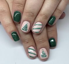 Christmas Nails Stripes, Christmas Manicure Ideas, Nails Gels, Nail Art Noel, Festive Nails, Christmas Manicure, Cute Gel Nails