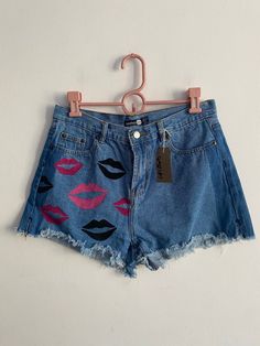 Hand painted vintage Levi shorts size uk 12 Denim Shorts Painting, Painted Jean Shorts Aesthetic, Painted Jean Shorts Pockets, Grunge High Waist Denim Shorts, Denim Hot Pants, Y2k Denim Jean Shorts With Built-in Liner, Vintage Levi Shorts, Painted Shorts, Brand Ideas