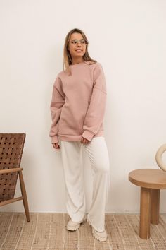 Our oversized sweatshirt is made with cozy blend of fleece and perfect for casual wear. This sweatshirt is tailored in a relaxed, oversized silhouette that lends itself to comfortable wear. Perfect for layering, wear this with your jeans, joggers, trousers and dress,to look effortlessly comfy in casual style. This style is also available in buttermilk, brown, black, gray, graphite. You can choose the color in the options. 85% Cotton, 10% polyester, 5% elastane Our model is 166 cm with an 86 cm b Oversized Hoodie With Ribbed Cuffs For Lounging, Relaxed Fit Hoodie Sweatshirt For Lounging, Oversized Fleece Sweats For Lounging, Relaxed Fit Hoodie For Lounging, Comfy Hoodie Sweatshirt With Soft Texture, French Terry Hoodie Sweatshirt For Loungewear, Oversized Fleece Sweater In Athleisure Style, Casual Pink Fleece Sweater, Soft Texture Sweatshirt For Winter Loungewear