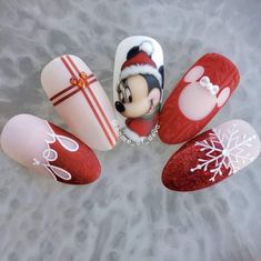 Inspirational Nails, Disney Christmas Nails, Mickey Nails, Painted Santa, Nail Blog, Mouse Christmas