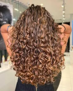 Caramel Brown Hair, Dyed Curly Hair, Highlights Curly Hair, Honey Brown Hair, Brown Curly Hair, Brunette Hair With Highlights