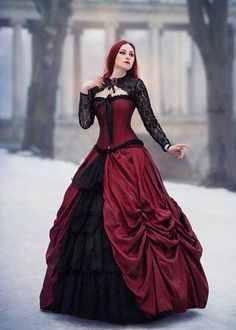 Gothic Victorian Wedding, Victorian Wedding Dresses, Gothic Ball Gown, Ball Gowns Victorian, Halloween Wedding Dresses, Gothic Wedding Ideas, Gothic Wedding Dresses, Gaun Abad Pertengahan, Vampire Ball