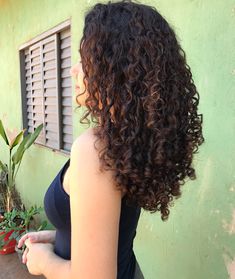 Curly Hair Colour Ideas Natural Curls, Curly Hair Inspiration Shoulder Length, Indian Wavy Hair, Curly Hair Care Products, Perfect Curly Hair