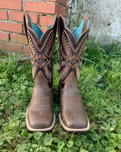 Broad Square Toed Cowgirl Boots, Ariat Turquoise Boots, Cowboy Boots Birthday Outfit, Western Cowgirl Boots, Women’s Cowboy Boots, Ariat Outfit Women, Womens Square Toe Cowboy Boots, Ariat Boots Women's, Vaquera Boots