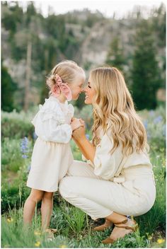 Breanne Weston Photography, Cute Mom And Daughter Pictures, Spring Family Photoshoot Outfits, Mom And Daughter Poses, Motherhood Shoot, Mom And Me Photos, Motherhood Photoshoot, Mom Daughter Photography