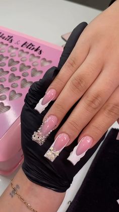 Hello kitty nail inspo French Tip Nails With Hello Kitty, Hello Kitty Nail Ideas Simple, Nail Inspo Square Hello Kitty, Nail Art Designs Hello Kitty, Short Square Hello Kitty Nails, Birthday Nails Hello Kitty, Hello Kitty Nails Gel, Hello Kitty Stiletto Nails, Nails Ideas Hello Kitty