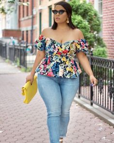 Nueva Colección Plus Size: Estilo y Comodidad
Descubre las últimas tendencias en moda para mujer de talla grande. Prendas diseñadas para realzar tu belleza y brindarte la confianza que mereces. ¡Haz clic en el enlace y encuentra tu look perfecto! Simple Spring Outfits, Sukienki Plus Size, Plus Size Summer Outfits, Plus Size Summer Outfit, Stylish Plus, Plus Size Summer, Plus Size Fashion For Women, Summer Fashion Trends, Lovely Clothes