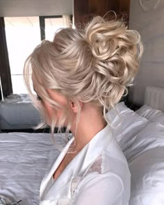 Bridal Updos, Wedding Hairstyles For Medium Hair, Wedding Updos, Messy Updo, Best Wedding Hairstyles, Wedding Hair Ideas, Wedding Hair Styles