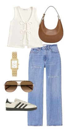 Spring Capsule Wardrobe Outfits, Capsule Wardrobe Outfits Summer, Mom Brunch Outfit, Blue Jean Outfit Women, Cute Outfits 2025, Classy Outfits With Jeans, Clean Outfits For Women, How To Style White Jeans, Sambas Outfit Woman