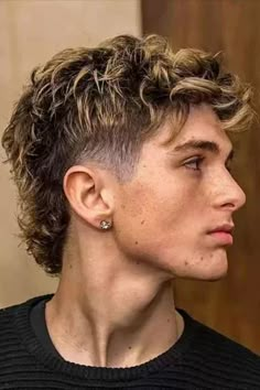 Not my picture. Found it on google. Modern Mullet Haircut, Mullet Fade, Mens Haircuts Short Hair, Haircuts Short Hair, Taper Fade Haircut, Mullet Haircut