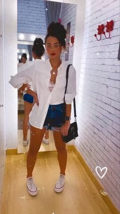 White Shorts Outfit, Summer Outfits 2022, Look Legging, Smile Art, Daily Mood, Outfit Primavera, Outfit Mujer, Fashion Life