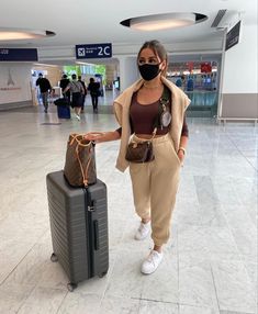 Comfy Airport Outfit Summer, Airport Outfit Spring, Comfortable Airport Outfit