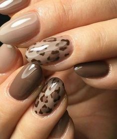 Nail Designs For January Winter, Elegant Leopard Nails, Subtle Leopard Print Nails, Fancy Neutral Nails, Fall Pedicures Ideas, Fall Nails With Leopard Print, Cute Leopard Nails, November Nails Ideas 2023, Fall Toe Designs