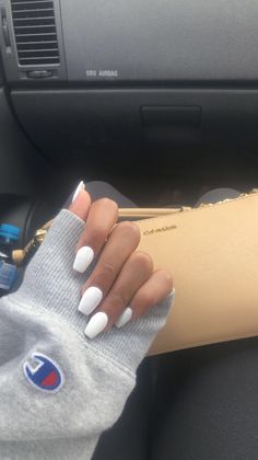 White Nails White Design, Nails Acrylic Summer White, Short Coffin Shape Nails White, Basic Nails Acrylic Coffin, White Acrylic Nails Coffin Short, Short Squoval Acrylic Nails Summer, White Squoval Acrylic Nails, Plain Coffin Acrylic Nails, Nails For Teens Acrylic