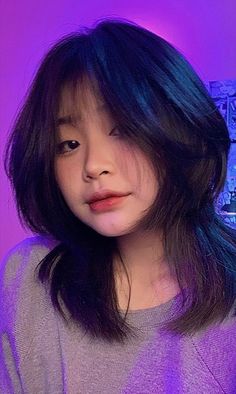 Tóc mullet nữ đẹp Mullet Layers Dài, Korean Mullet Hair Girl, Short Grunge Hair With Bangs Round Face, Mullet Hairstyle Girl, Mullet Haircut Girl, Mullet Layers, Layer Mullet, Tomboy Long Hair, Tomboy Haircut