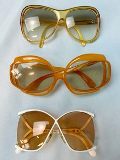 70s Glasses, 70s Glamour, Wearing Sunglasses, Mood Board Fashion, Vintage Glasses, Glamour Fashion, Fashion Fits