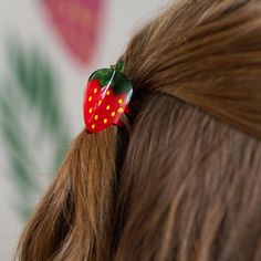 Say hello to this adorable red strawberry mini hair claw! Made from cellulose acetate, a plant-based alternative to plastic, this little accessory is just 1.5" long. Each handmade and hand-painted claw features unique color variations, making it one-of-a-kind. Add a sweet touch to your hairstyle with this charming mini hair claw. Lemon Hair, Strawberry Hair, Signature Drinks Sign, Hair Claw Clip, Alternative Hair, Red Strawberry, Your Hairstyle, French Barrette, Cellulose Acetate