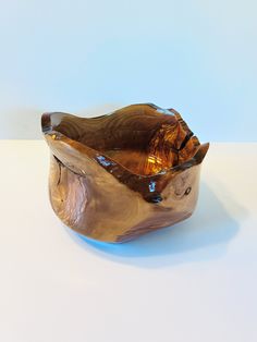 Beautifully handcrafted live edge Olive wood bowl, Lathe turned. It is  4 1/2 inch tall  6 1/4 inch across 2 3/4 inch deep.  If you have any Questions please ask. Thanks for looking Bowl Lathe, Olive Bowl, Olive Wood Bowl, Nut Bowl, Clear Gloss, Natural Edge, Wood Bowl, Natural Living