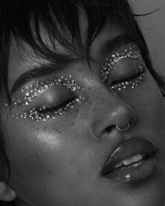 Starcatcher Makeup, Matte Make Up, Gem Makeup, Maquillage On Fleek, Mekap Mata, Rhinestone Makeup, Glow Makeup, Art Pretty, Smink Inspiration