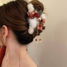 Christmas Fall And Winter Plush Hair Clips Women Bow Catch Clip Hair Accessories Christmas Decoration Hair Clips Features: Color: Red Material: Polyester Product size: 11cm*3cm*2cm/4.33in*1.18in*0.78in Packing size: 11cm*3cm*2cm/4.33in*1.18in*0.78in Gross weight: 37g/0.08b Net weight: 37g/0.08b Product Description: Material]This clip is made of higher quality plush, with soft teeth to keep your hair in place without slipping or falling off. Christmas graceful design Use our plush hair clips to a Christmas Accessories Hair, Christmas Color Schemes, Christmas Hair Clips, Christmas Hair Accessories, Holiday Accessories, Unique Hair Accessories, Feather Hair Clips, Christmas Clearance, Hair Accessories Collection