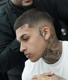 Hood Hairstyles Men, Mens Low Fade Haircut With Beard, Tapper Hair Men, Buzz Cut With Fade, Face Tattoo Men, Mens Face Tattoos, Young Men Haircuts, Crop Hair