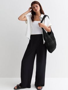 Loose Black Pants Outfit, Loose Black Pants, Black Pants Outfit, Trousers Women Wide Leg, Sixth Form, Loose Trousers, High Leg Boots, Fashion Furniture