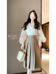 Outfit Inspo Professional, Formal Skirts Outfit, Korean Fashion Skirt Outfits, Korean Formal Outfits For Women, Korean Classy Outfits, Tattoo Ideas Vintage, Korean Elegant Dress, Korean Dress Elegant, Vintage Tattoo Ideas