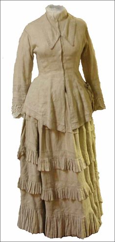 England Ladies Hockey dress from 1885-1895, Petersfield Museum and the Flora Twort Gallery costume collection. Victorian Seaside, Debutante Gowns, Inspirational Clothing, Victorian Era Fashion, Christine Daae, Bathing Costumes, Victorian Ladies, Sports Clothes, Historic Clothing