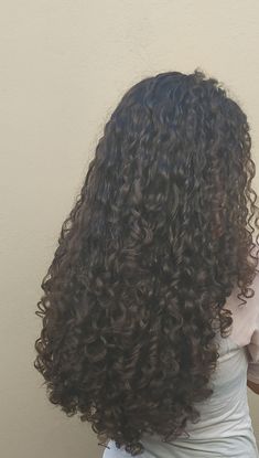 Healthy Curly Hair, Descendants Dr, Long Natural Curly Hair, Curly Hair Photos, Curly Hair Styles Easy, Beautiful Curly Hair, Hairdos For Curly Hair, Curly Hair Inspiration, Curly Girl Hairstyles