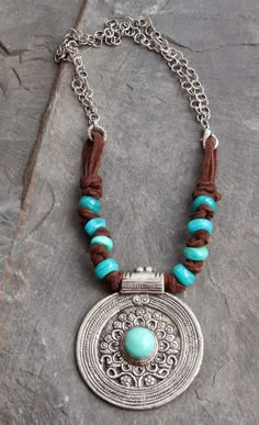 Turquoise Stone Jewelry, Western Jewelry, Diy Schmuck, Leather Necklace, Vintage Costume Jewelry, Bohemian Jewelry, Boho Necklace, Diy Necklace, Jewelry Tutorials