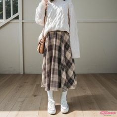 Qteee - Checkered Wool High-Waisted Midi Skirt for Wide Hips and Thick Thighs Flare Maxi Skirt, Skirts Midi High Waisted, Retro Mode, Skirt For Women, High Waisted Flares, Plaid Skirts, Cardigan Tops, Types Of Skirts, Skirts For Sale