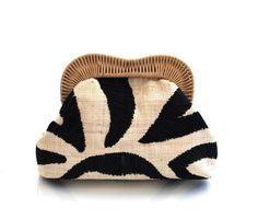 Diy Wool, Perfect Purse, Straw Clutch, Wicker Bags, Stylish Handbags, Style Savvy, Cute Purses, Mini Purse