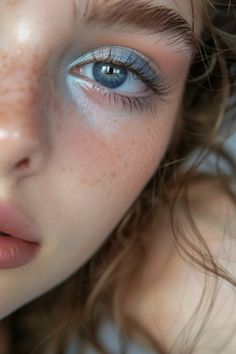 Blue Eyes Blue Makeup, Cool Makeup Aesthetic, Emma Chamberlain Blue Eyeshadow, Pop Of Blue Eye Makeup, Bottom Eyeshadow Looks, Blue Eyes With Blue Eyeshadow, Blue Eye Pop Makeup, Simple Colored Eyeshadow, Make Model Aesthetic