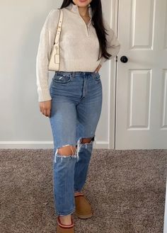 Fall Outfits For Thanksgiving Dinner, Cute Casual Outfits Cold Weather, Casual Outfits Hang Out, Friends Giving Outfit Ideas Casual, Meeting Mom Outfit, Midsize Jeans Outfit Fall, Fall Outfits Aesthetic Black Women, Simple Thanksgiving Outfit Casual