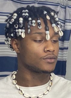 Men Beads Hairstyle, Box Braids For Men With Beads, Men Hair Jewelry, Dread With Beads, Dreadlock With Beads, Twist With Beads Men, Locs With Beads Men