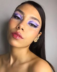 Bloom into Beauty With These Spring Makeup Trends – Page 6 – Love for Glam Spring Makeup Trends, Cat Eye Makeup, Spring Makeup, Glowy Skin, Love Makeup, Women Life, Ancient Times