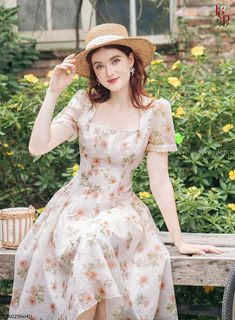 Watching Twilight, Baking Painting, Elegant Floral Dress, Gown Simple, Women's Maxi Dresses, Royal Core, Summer Dresses Online, Blazer Zara, Dresser Design