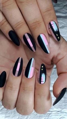 Geometric Nail Designs, Nails 2023, Trendy Nail Art, Nail Art Ideas, Glitter Nail Art, Nail Art Hacks