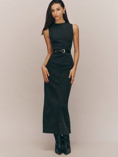 In case of getting dressed. The Kendi is a sleeveless midi dress with a high neckline. Denim Midi Dress, Business Casual Outfits, Midi Dress Sleeveless, Mode Inspiration, Style Outfits, Work Fashion, Gossip Girl, Get Dressed, Classy Outfits