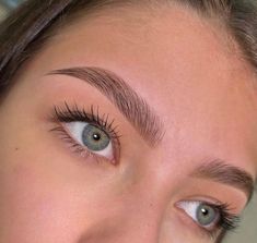 Blonde Eyebrow Lamination, Blonde Brow Lamination, Laminated Eyebrows Natural, Eyebrow Inspo Natural, Natural Brow Lamination, Brow Tint And Lamination, Eyebrows Lamination, Lamination Brows, Eyebrow Transformation