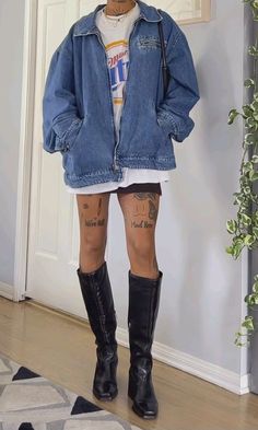 Indie Basic Outfits, Dr Martin Platform Outfit, Edgy Date Outfits, Fall Dressy Casual Outfits, Tattoo Appointment Outfit, Doc Sandals Outfit, Big T Shirt Outfits, Doc Sandals, Tomboy Chic Outfits