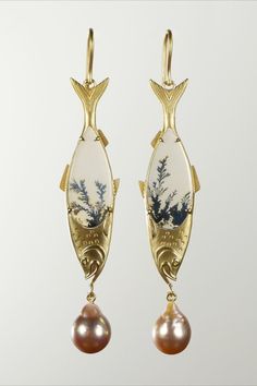 Herring Pearl Earrings made of 18k gold, Edison pearls and dendritic agate from Lunar Rain. Designed by Melissa Chen. Herring Fish, Fish Ring, Fish Earrings, Fish Jewelry, Angel Fish, Dendritic Agate, Funky Jewelry, Akoya Pearls, Jewelry Inspo