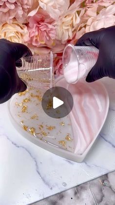 White And Gold Resin, Resin Hearts, Christmas Decorations Diy Crafts, Epoxy Resin Crafts, Winter Crafts For Kids, Diy Resin Art, Diy Resin, Christmas Drawing, Pink Decor