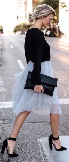 Diner Outfits, Winter Graduation Outfit, Long Skirt Winter, Wedding Guest Outfit Winter, Winter Wedding Outfits, Stylish Fall Outfits, Graduation Outfit, Dinner Outfits, Black Long Sleeve Dress