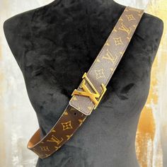 ***Firm Price*** Like New Worn A Few Times Lv Initials 50mm Unisex Belt 110cm Monogram Made In Spain Calf Leather