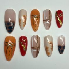 Nails perfect for fall!! Hello! Thank you for visiting my new up and running shop! My name is Taylor and I've been making press-ons for a while now, and finally decided to start selling them! I do custom orders, as well as pre-made nail sets and hope to give you amazing nails! Enjoy shopping:) Choose your size and nail shape Press on nails last up to 10-14 days and won't damage your nails! All sets include:  - Press-on nail set - Nail sticky tabs - Nail glue - Cuticle stick - Nail Buffer - Appli Nails Autumn Leaves, Fall Plaid Nail Designs, Fall Nails Leaves, Fall Leaves Nails, Fall Nails Art, Pedi Designs, Nails Autumn, October Nails, Amazing Nails