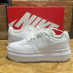 Brand New In Box Wms Nike Court Vision Alta In White Leather. Style Dm0113-100 Multiple Sizes Available. Nike Court Vision Alta Outfit, White Shoes Outfit Sneakers, Nike White Sneakers, Nike Court Vision Alta, Nike Vision, White Dunks, White Shoes Outfit, Outfit Botas, Tennis Whites