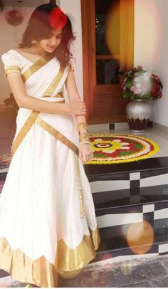 Dawani Designs, Kerala Half Saree Designs, Half Saree Designs Simple, Outfits Ideas For School, Onam Outfits Ideas, Long Skirt Top Designs