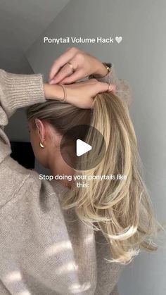 NewBeauty Magazine on Instagram: "We can't get enough of this brilliant hack for a ponytail by @alexandralharaldsson 💕 ⁠ ⁠ ⁠ Video credit: @alexandralharaldsson⁠ #hairtutorial #hairstyle #ponytailhairstyles #ponytail #hairtrends #highpony #hairhacks" Full Ponytail Hairstyles, Bouncy Ponytail, High Poofy Ponytail, Clean Ponytail, Ponytail Straight Hair, High Ponytail Hacks For Long Hair, Curl Ponytail Hairstyles, Waterfall Ponytail, High Volume Ponytail