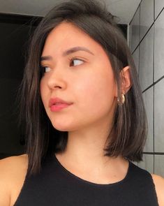 Medium Bob Asian Hair, Straight Lob Round Face, Asian Short Hair No Bangs, Lob Haircut Asian Round Face, Bob Hairstyle Asian, Short Straight Asian Hair, Short Bob Straight Hair Round Face, Short Straight Hair Asian, Short Asian Haircut For Women Round Face